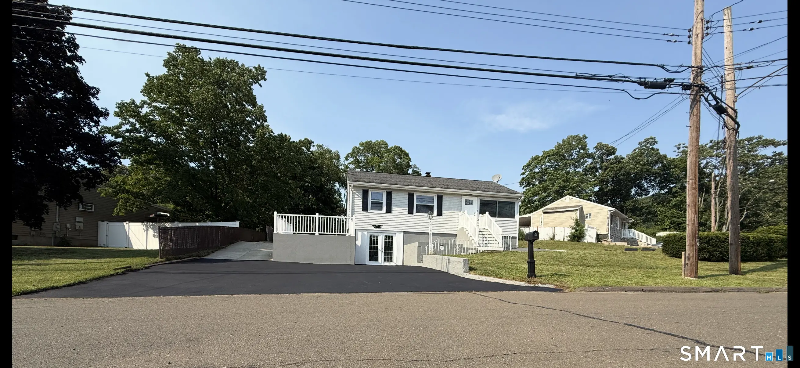 17 Navarro Road, East Haven