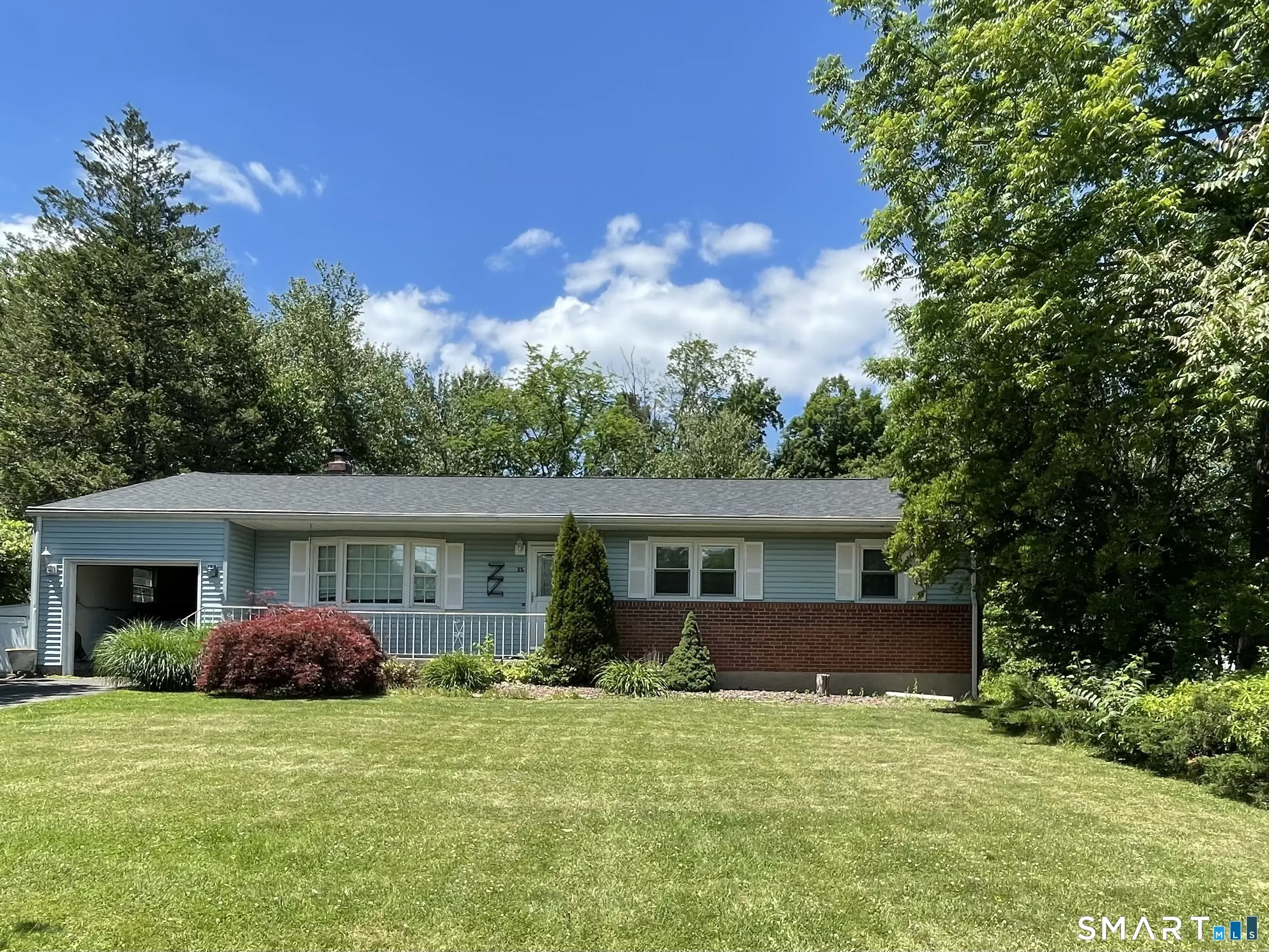 35 Woodmont Road, West Hartford