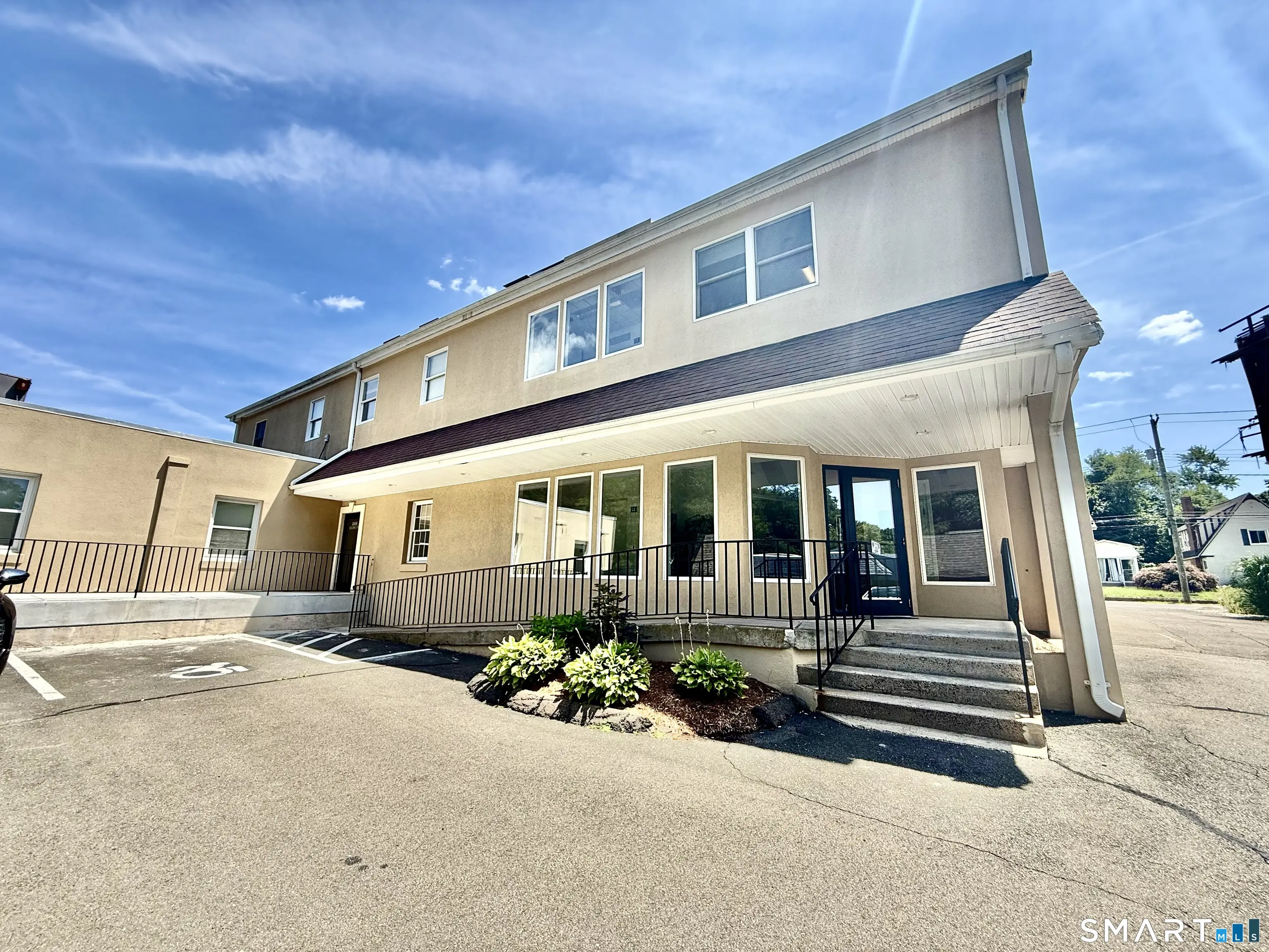 2558 Whitney Avenue, Hamden