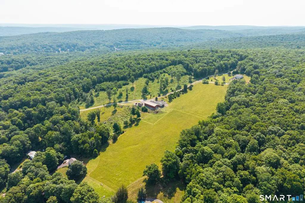 65 Maple Avenue West, Haddam