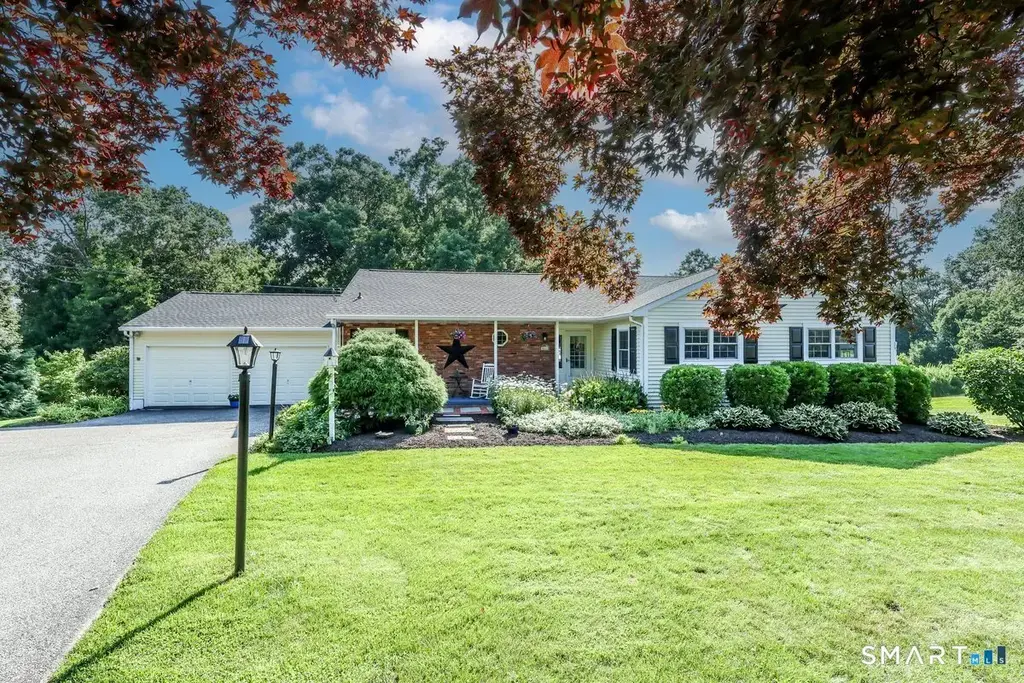 41 High Ridge Road, Brookfield