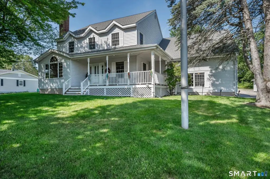 42 Lakeview Drive, Wolcott