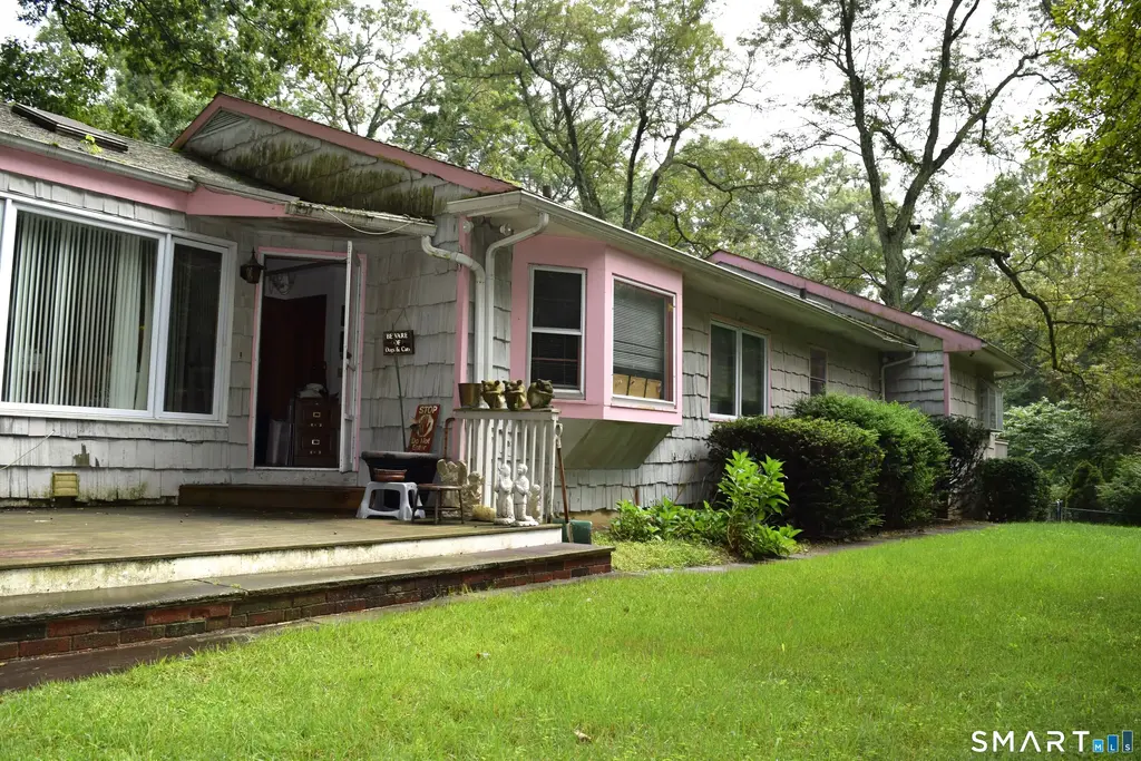 65 Interlaken Road, Stamford