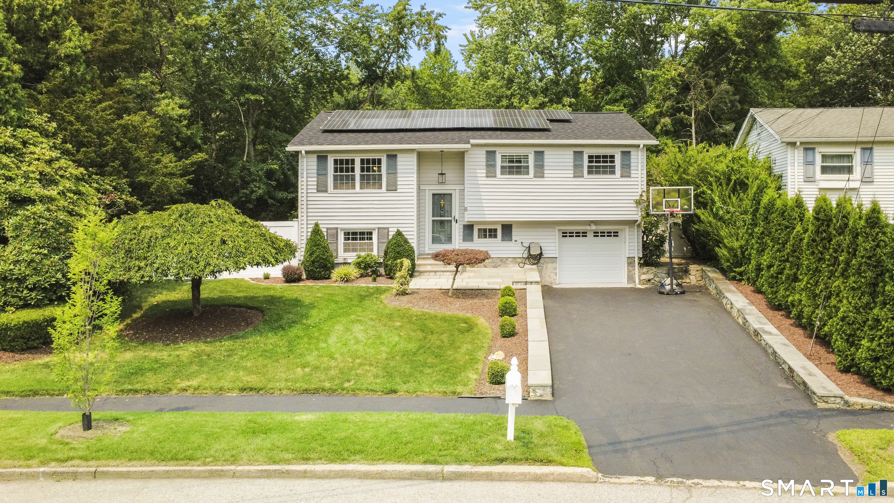 8 Country Club Road, Norwalk