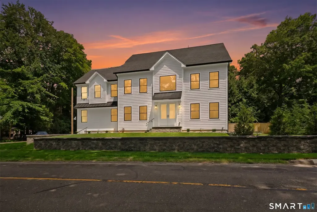 36 East Main Street, Westport