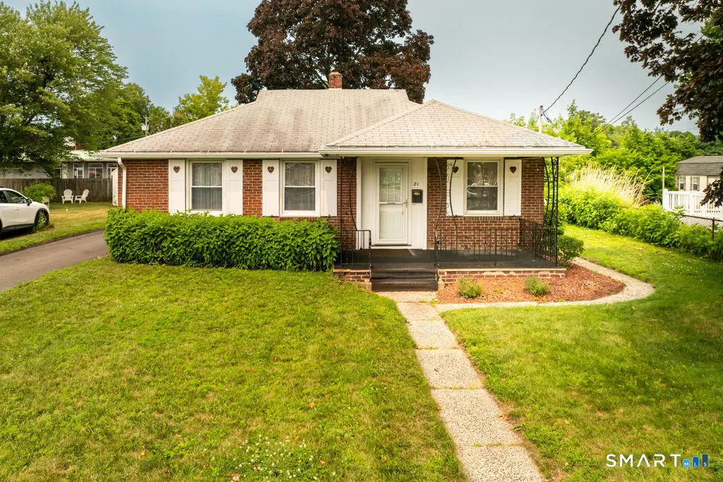 21 Stillwell Drive, Plainville