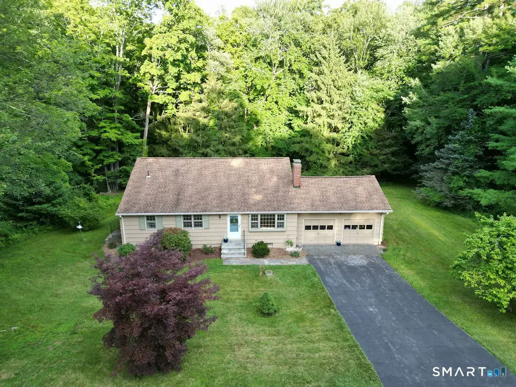 8 Valley View Drive, Simsbury