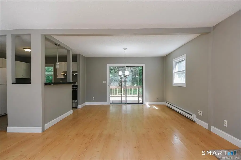 8 Circle Drive, Farmington