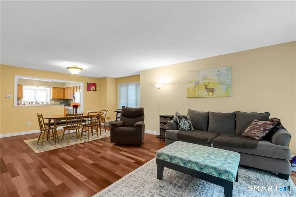 410 Sand Stone Drive 410, South Windsor