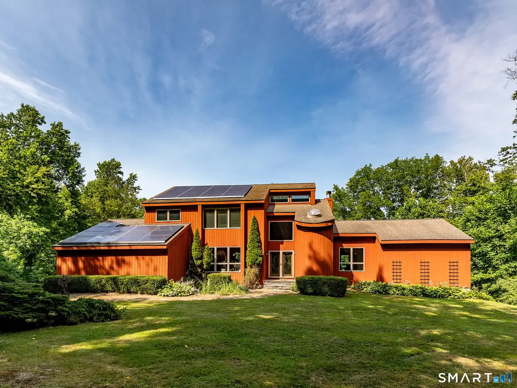 348 Hoop Pole Hill Road, Woodbury