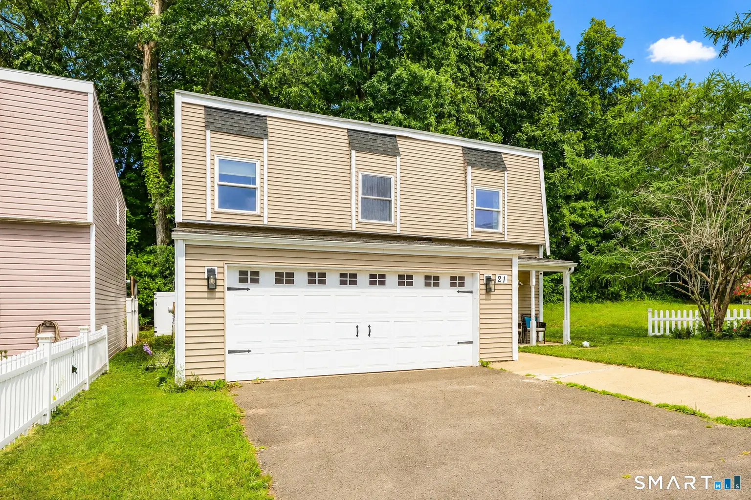 21 Inverness Lane, Middletown