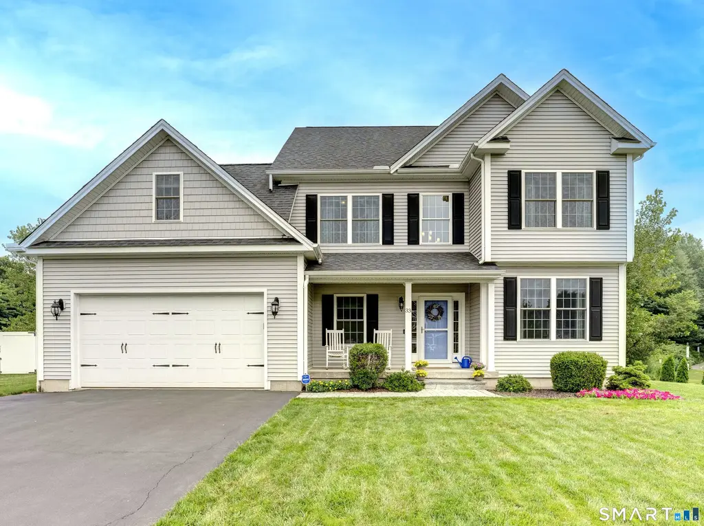 33 Hunters Lane, Southington