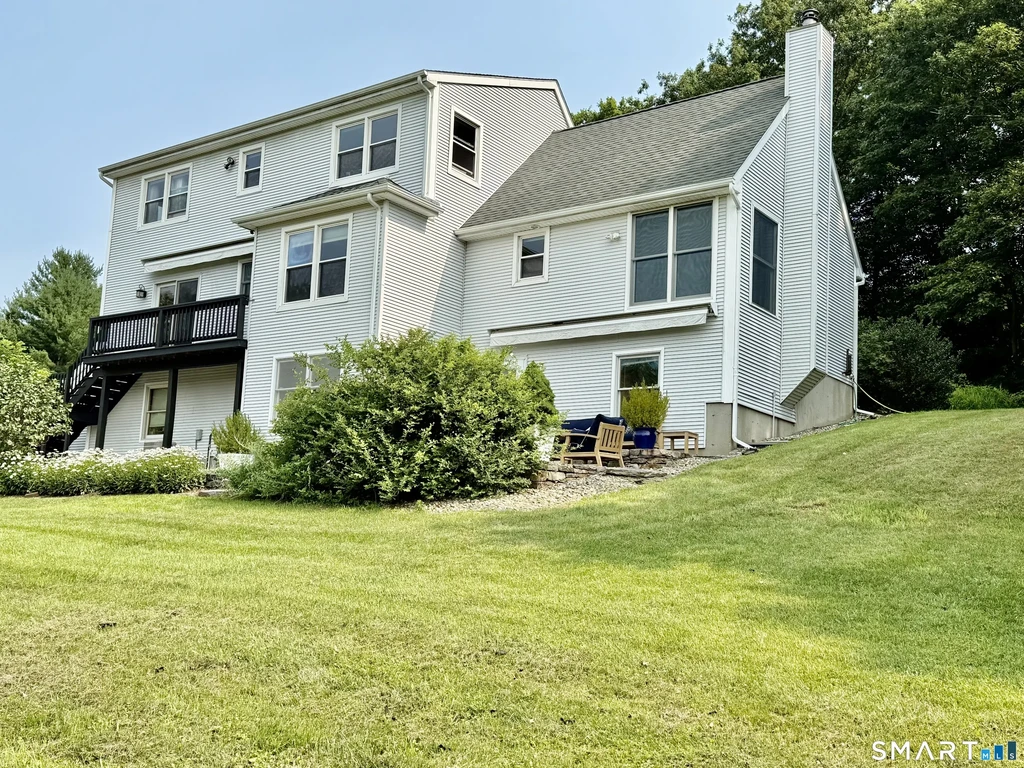 393 Exeter Road, Lebanon