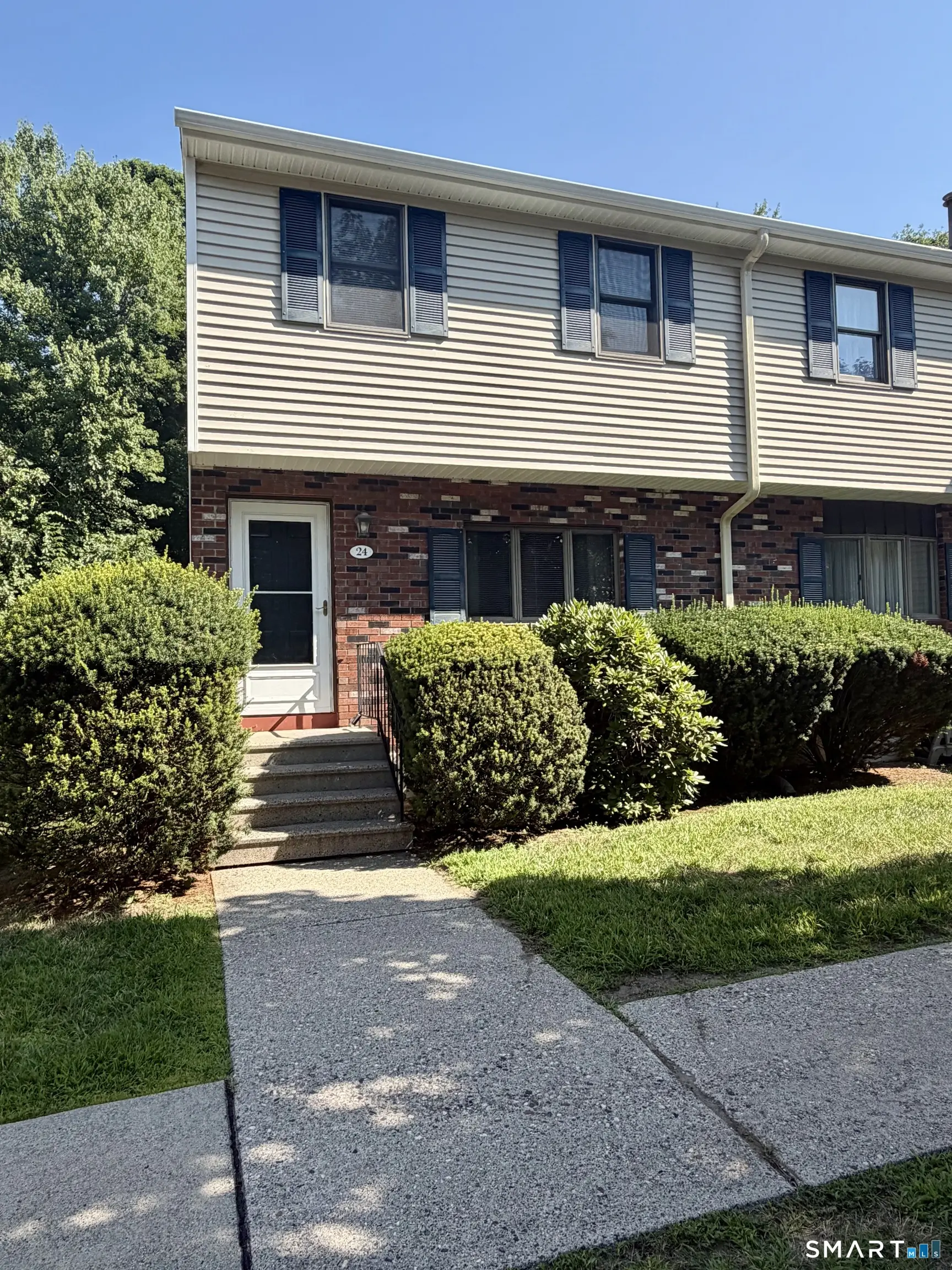 24 Brookside Village 24, Enfield