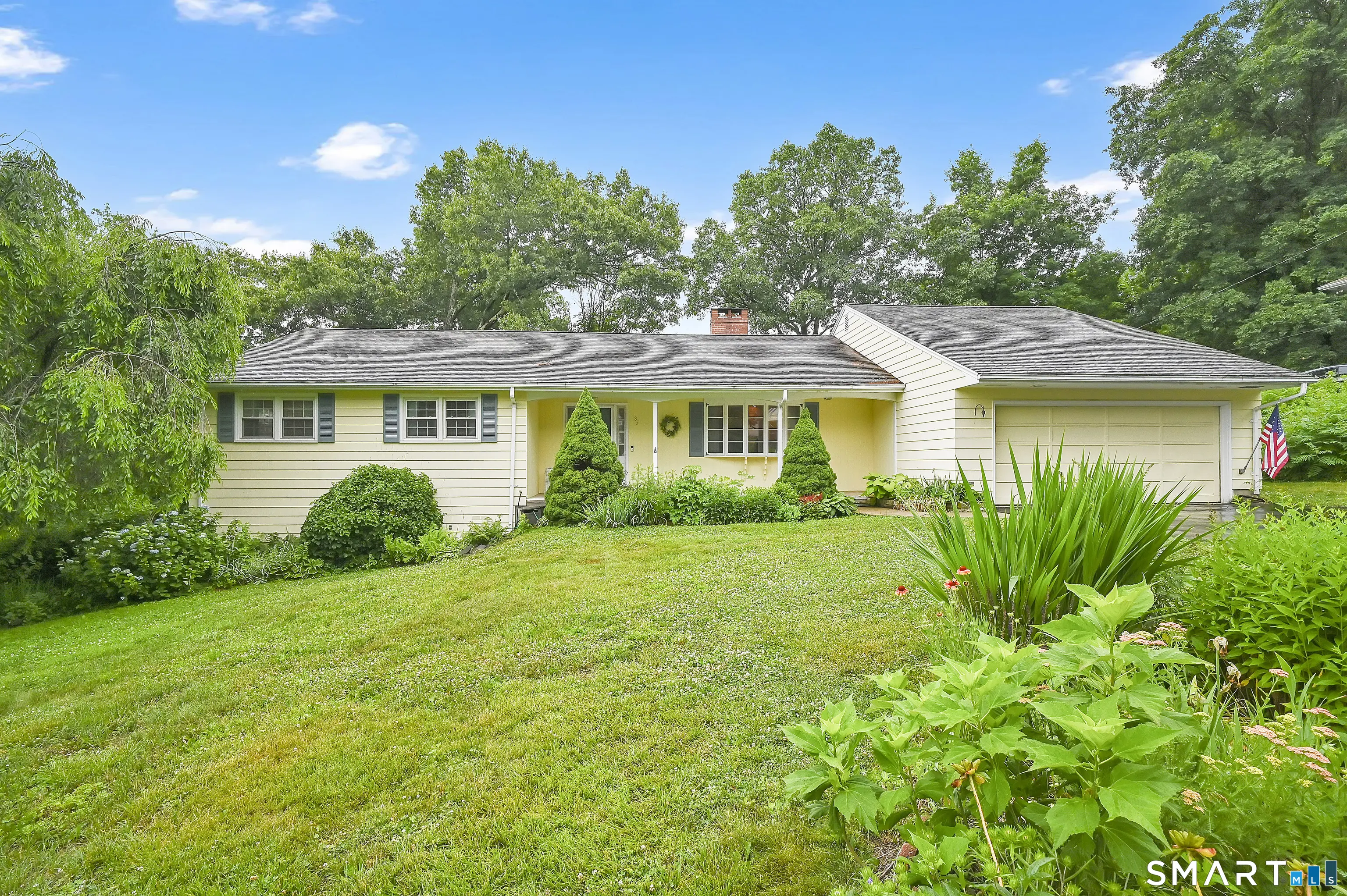 85 Ten Acre Road, Middletown