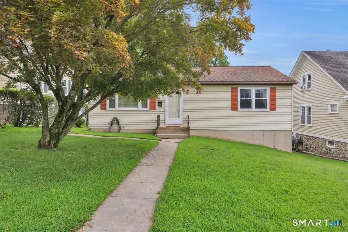 84 Fairlawn Avenue, Waterbury