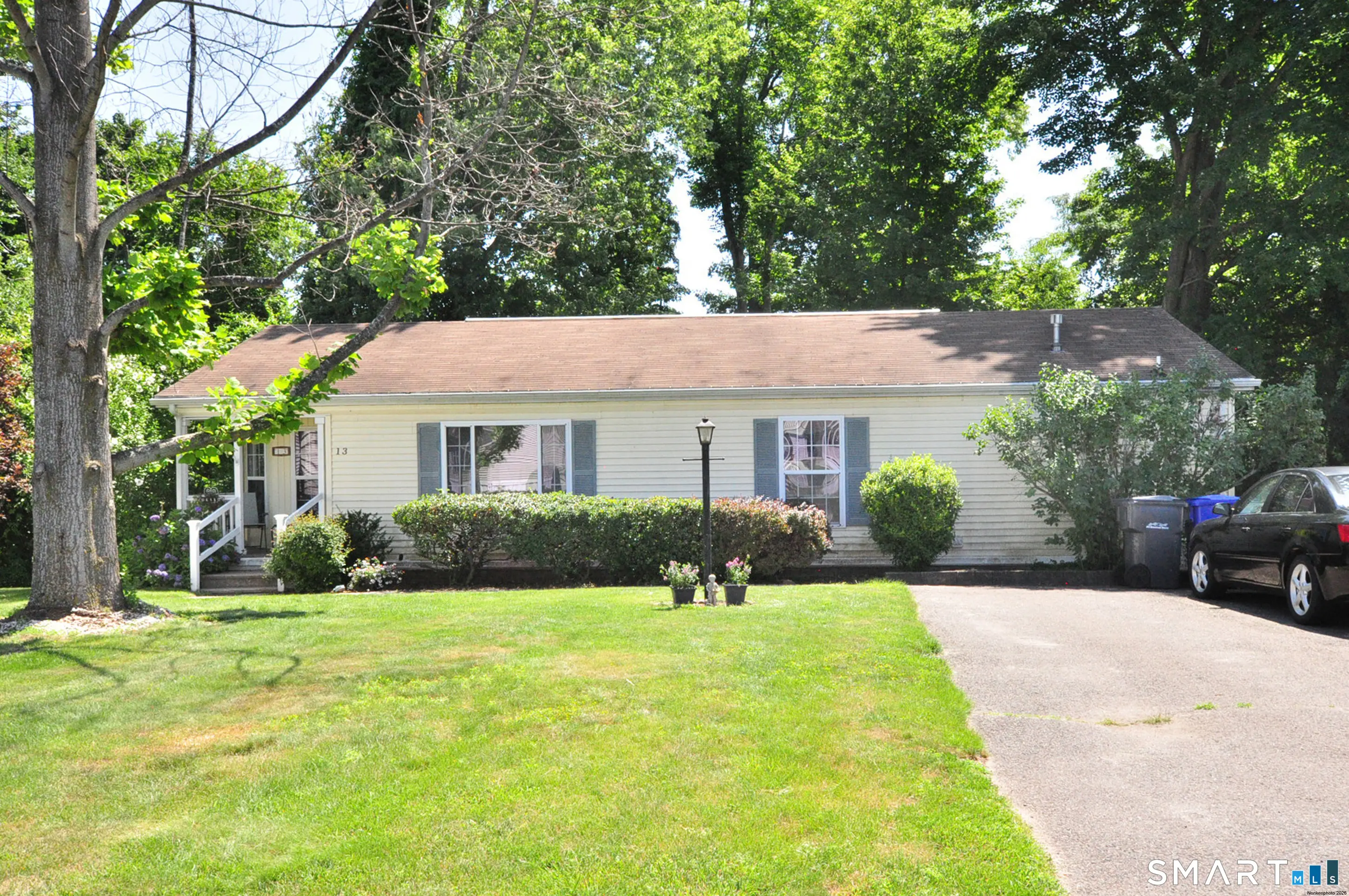 13 Laurel Circle, East Windsor