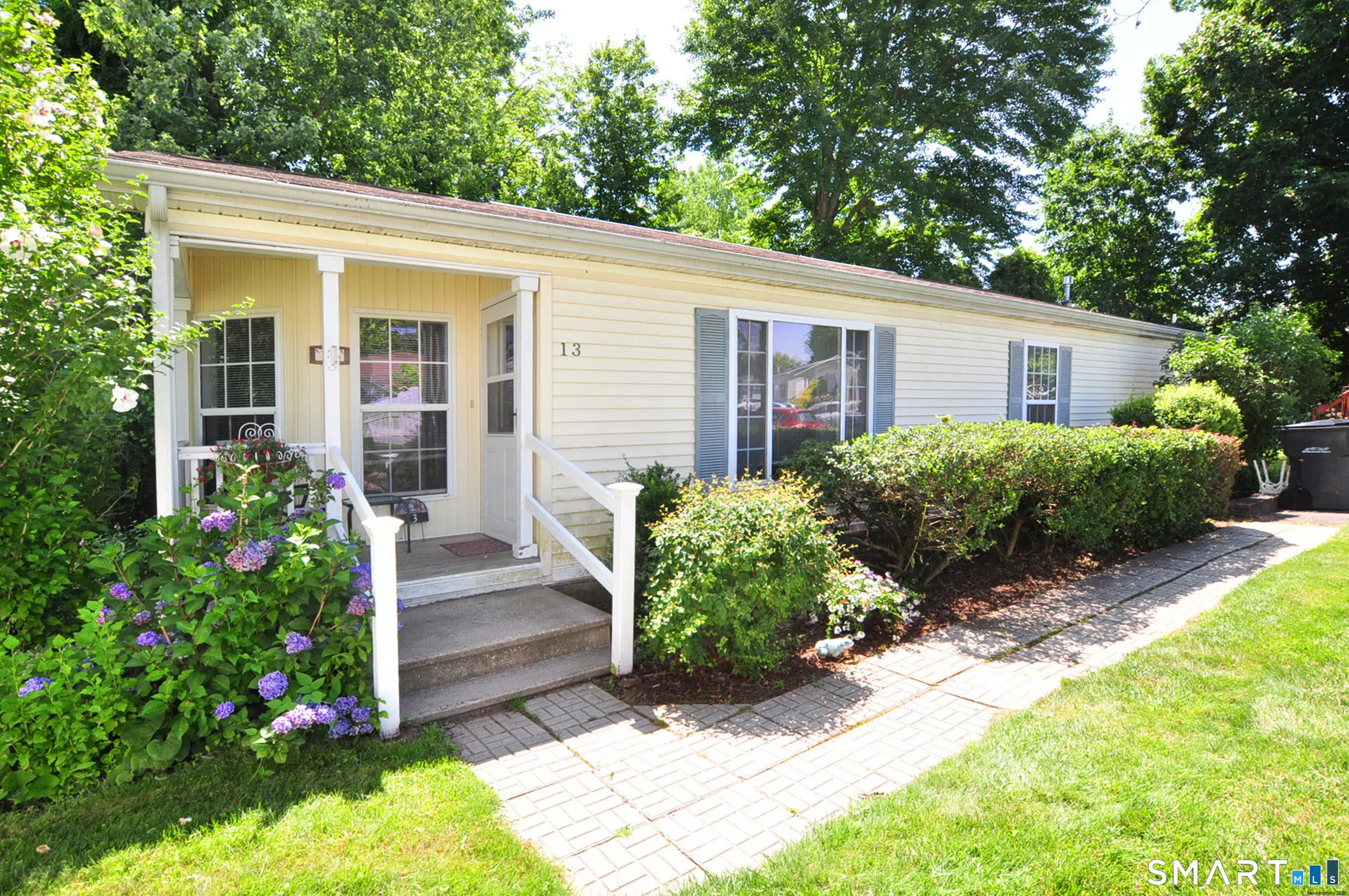 13 Laurel Circle, East Windsor
