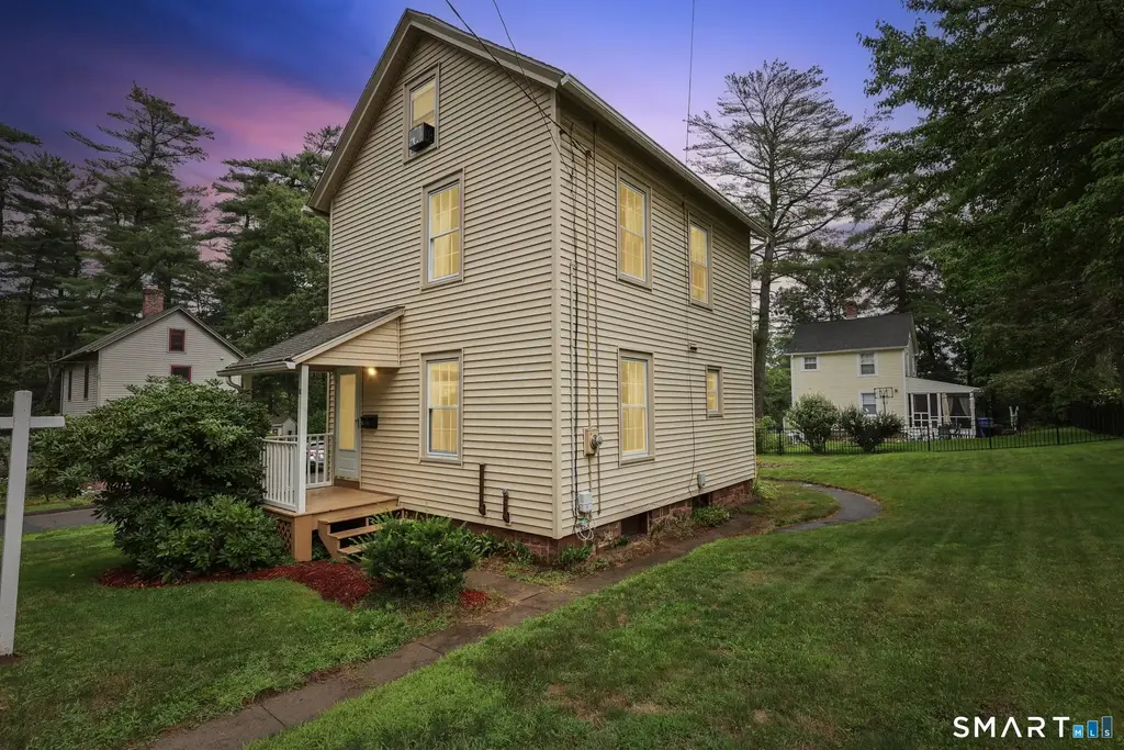 10 Middle Lane, Simsbury