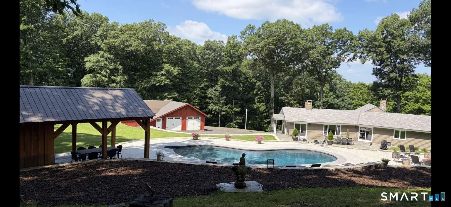 85 Good Hill Road, Roxbury