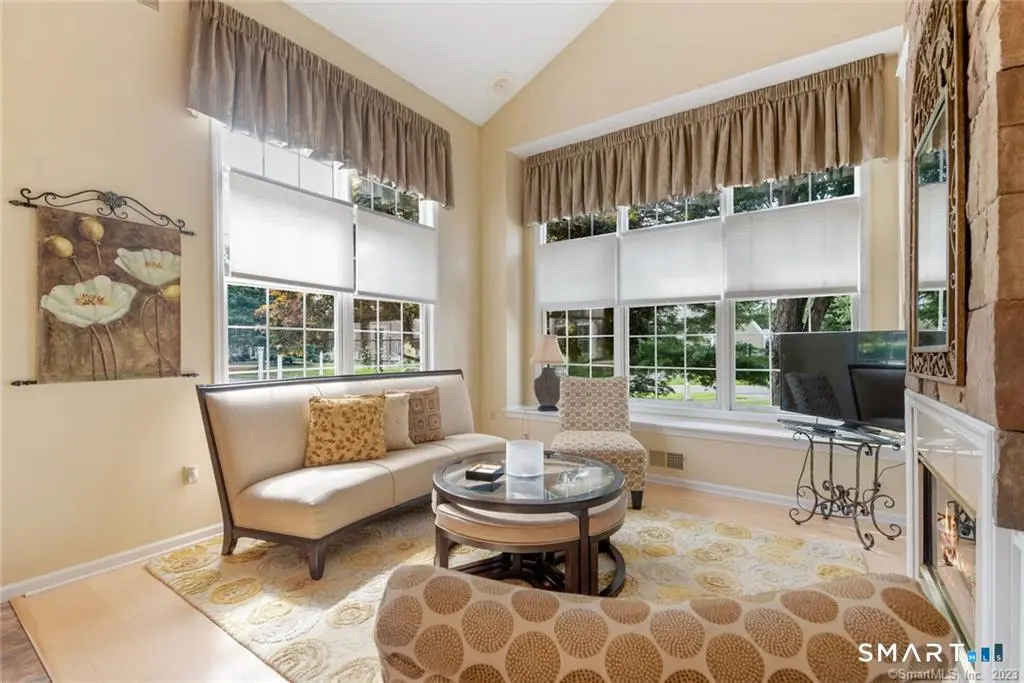 1 Priorwood Gardens 1, Cromwell