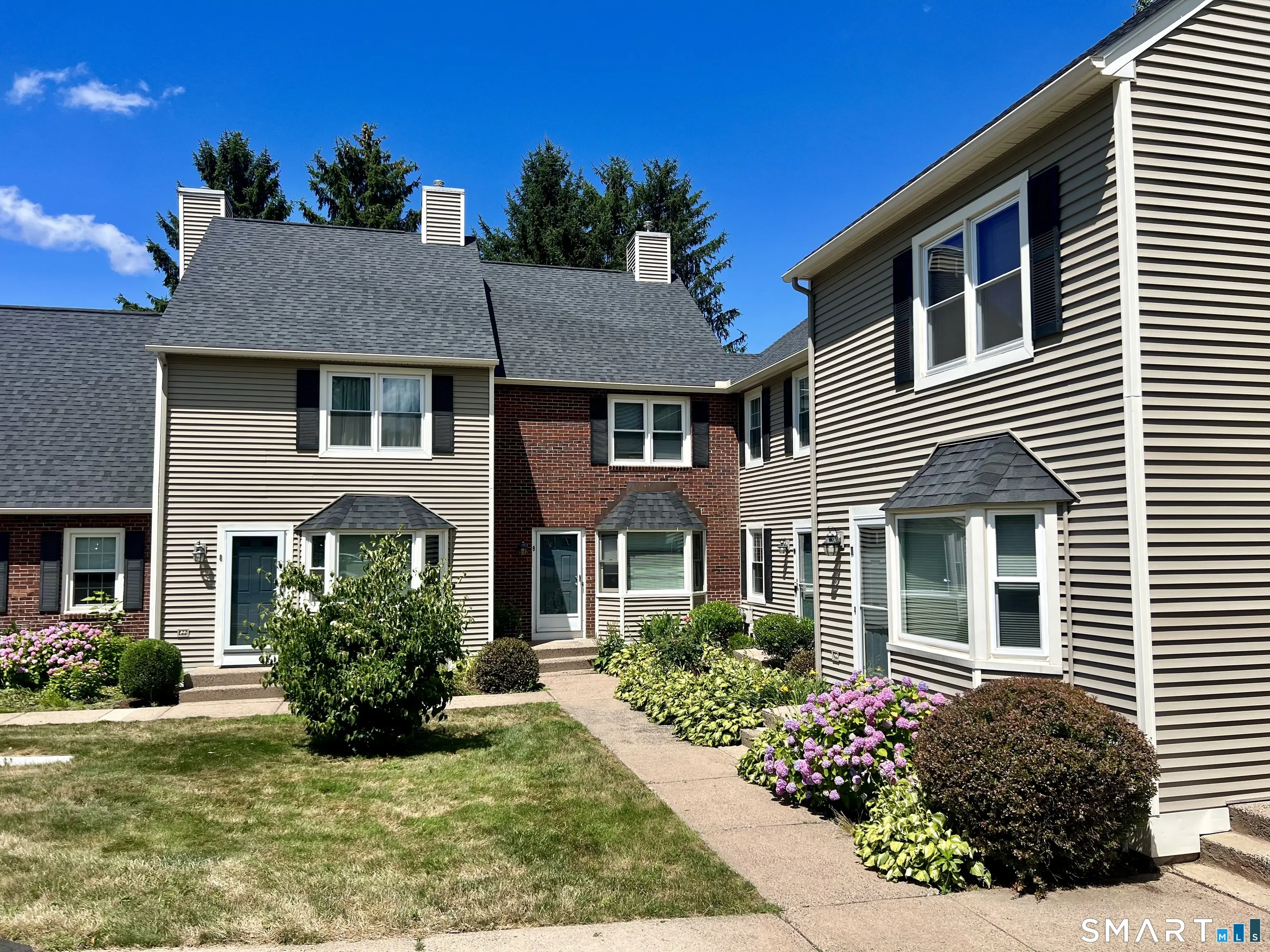 9 Ayreshire Court 9, Suffield