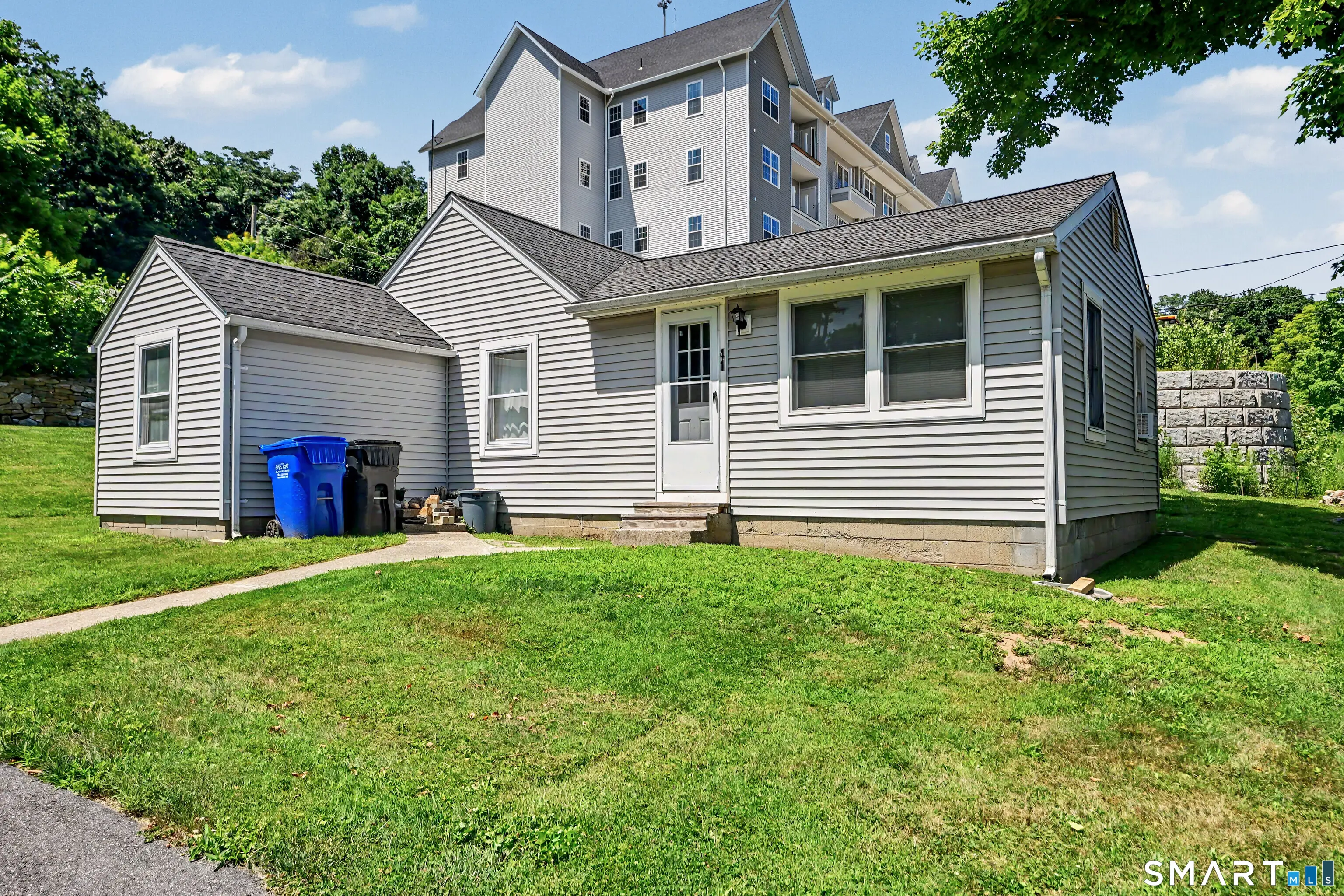 41 Poplar Street, New Milford