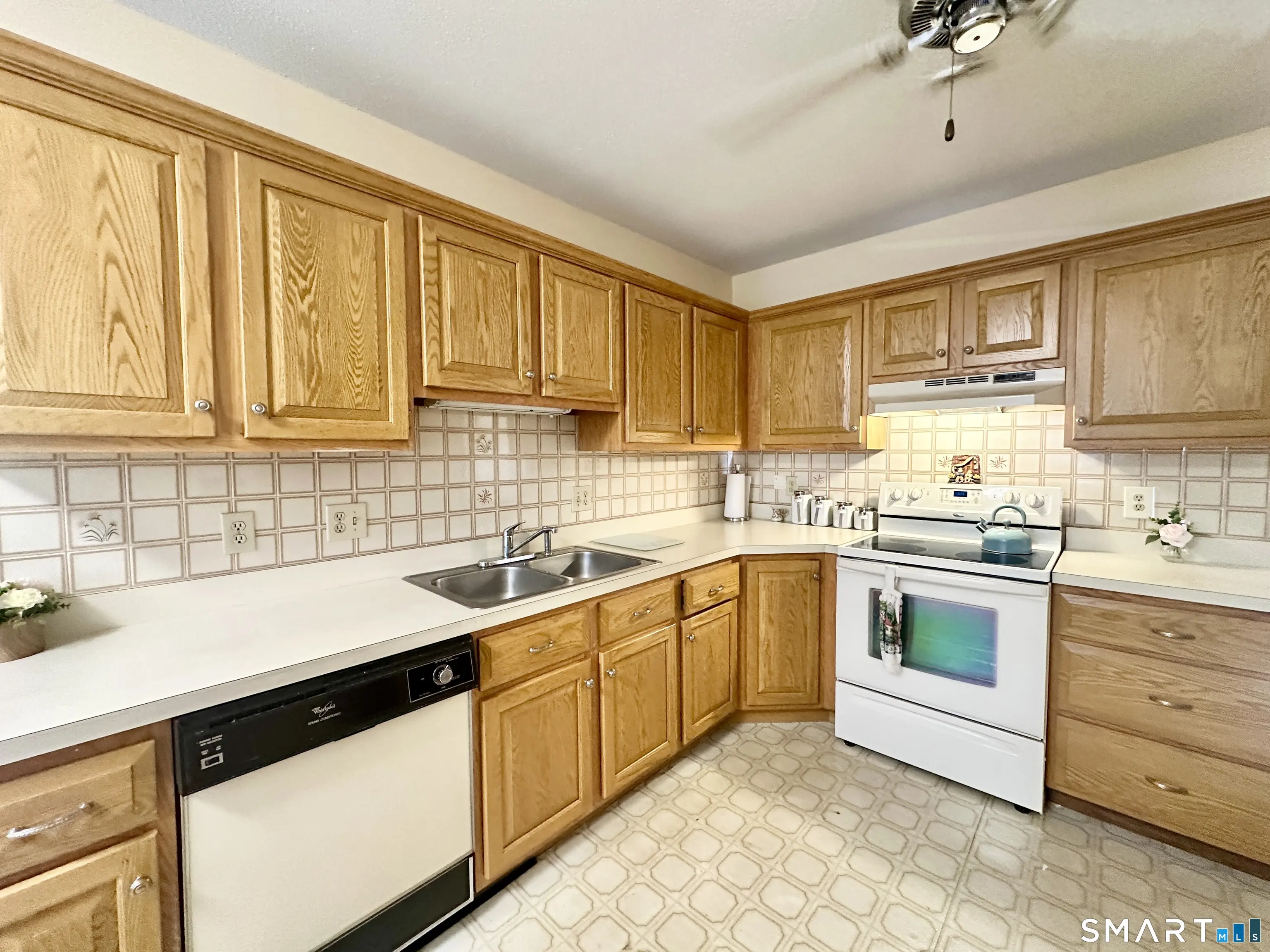 93 Woodland Avenue, Bloomfield