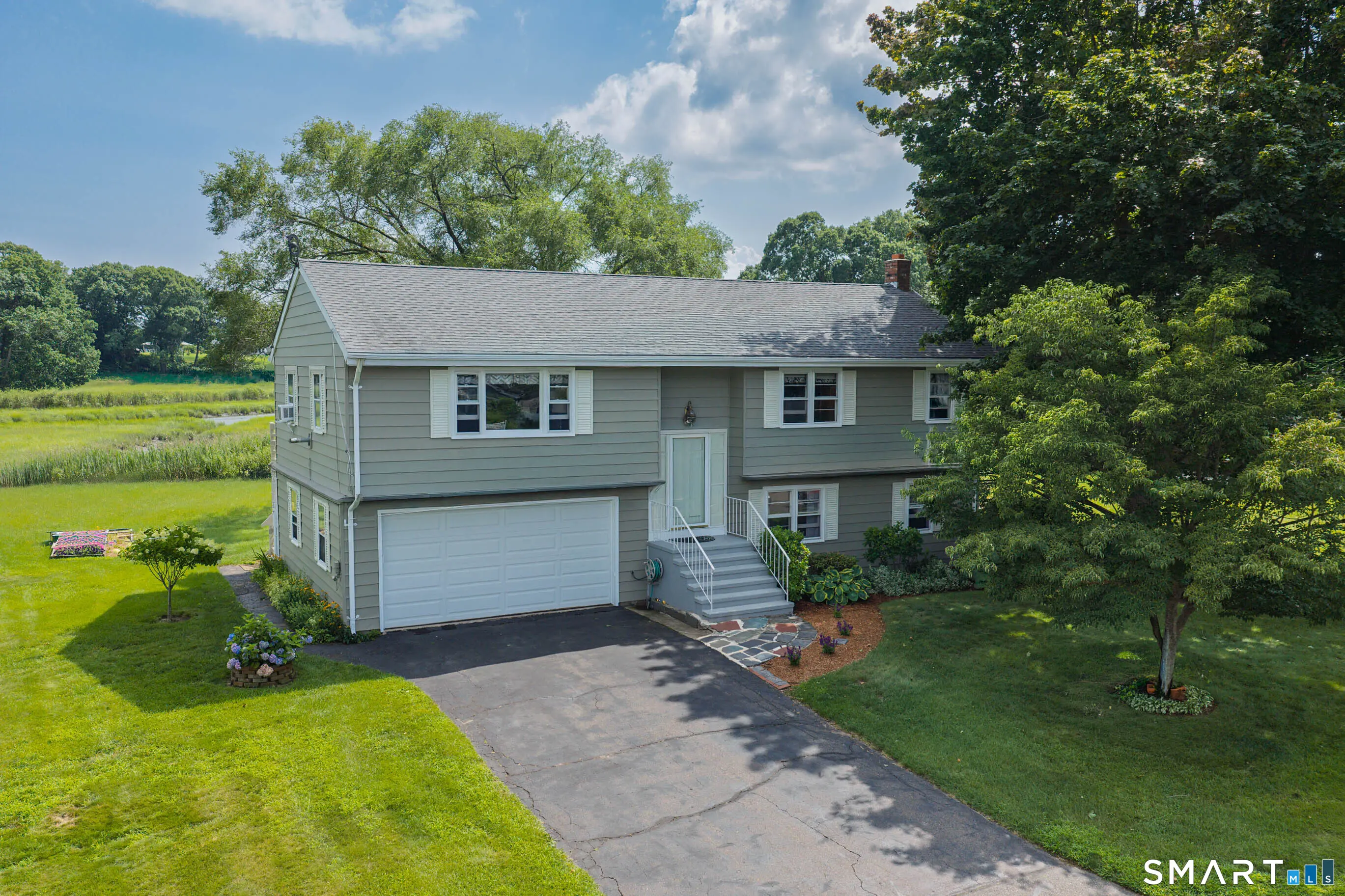 16 Driscoll Road, Branford