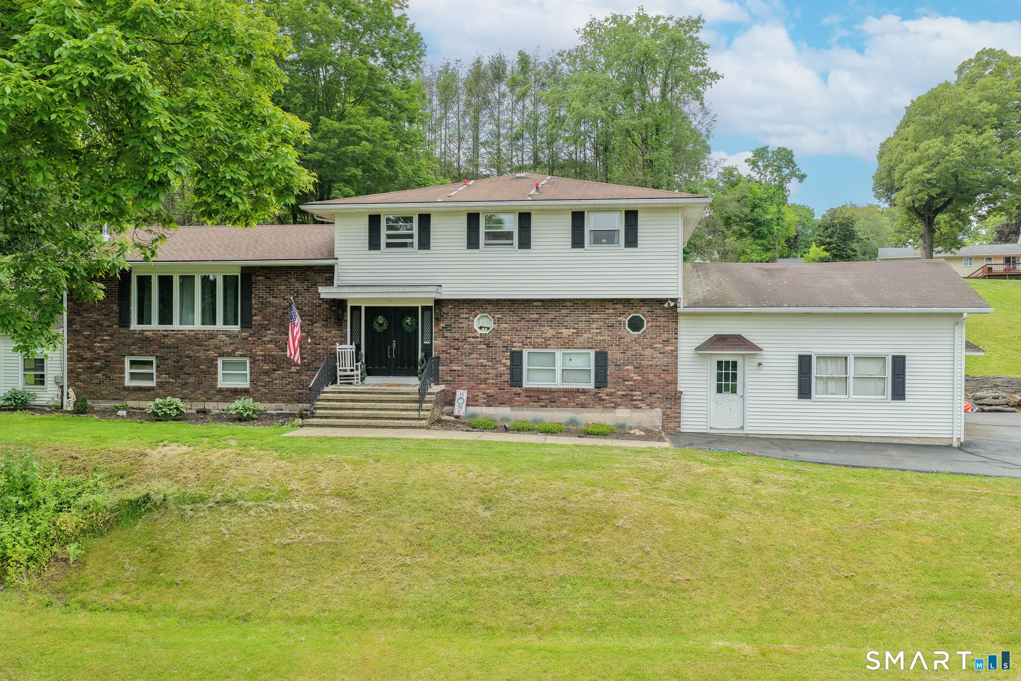 16 Indian Hill Road, North Branford