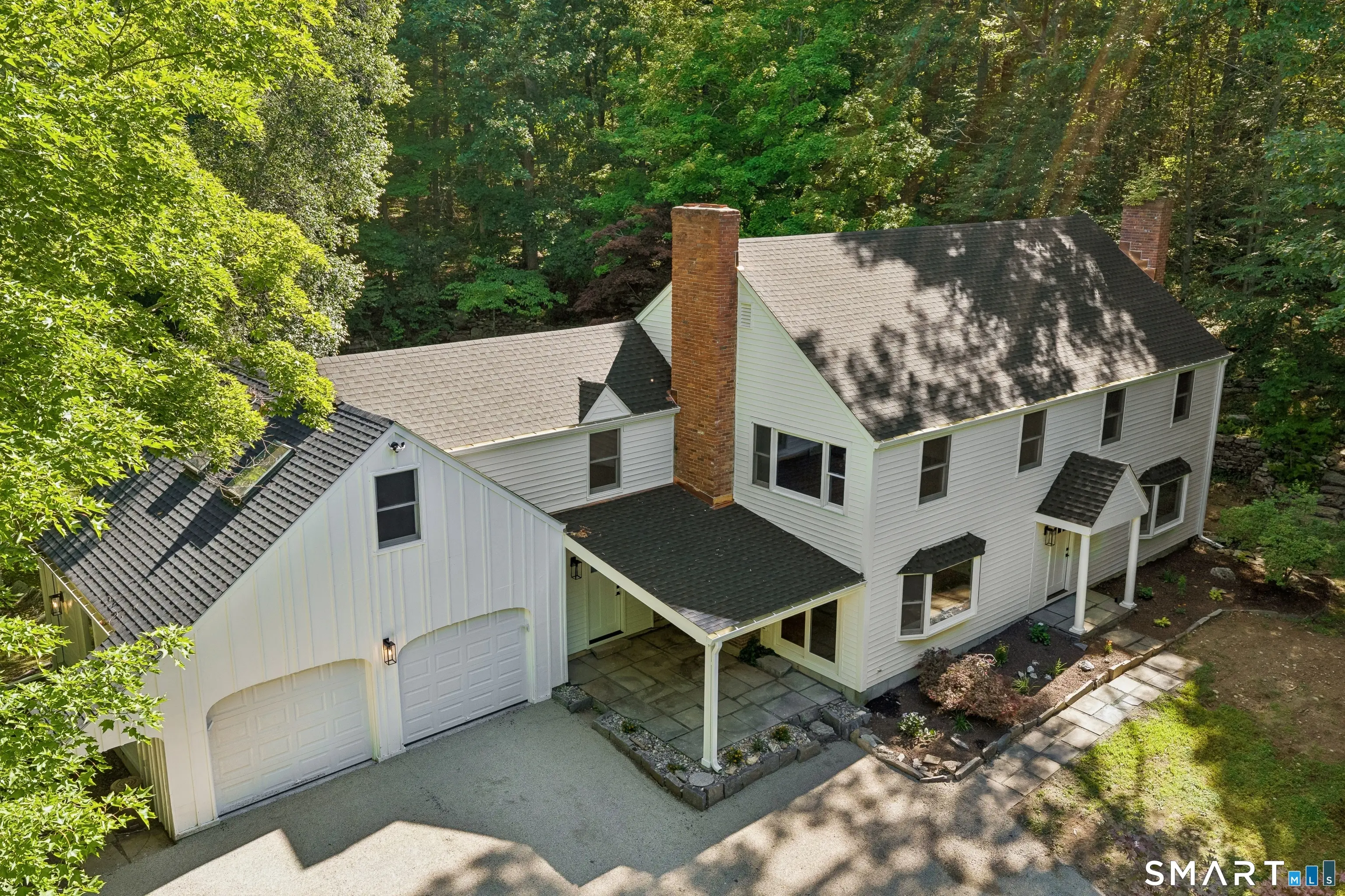 22 East Woods Road, Roxbury