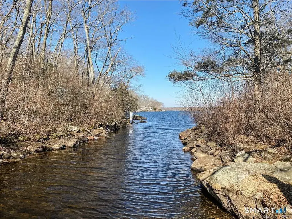 1 Ballahack Road, East Haddam