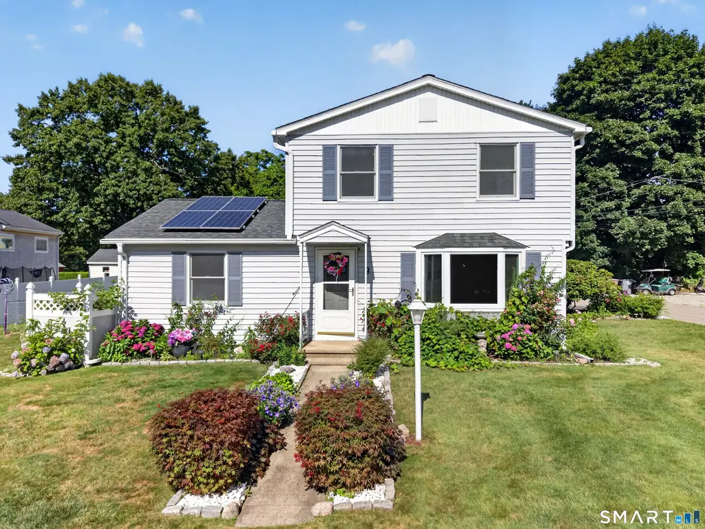 9 West Road, East Lyme