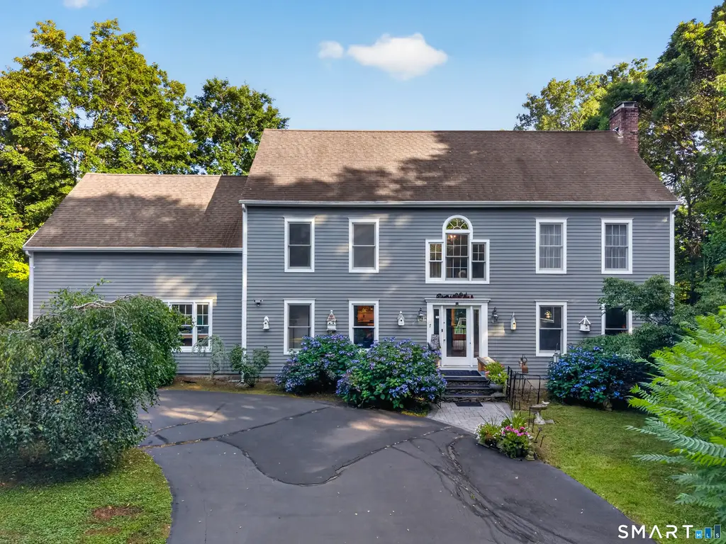 7 Bailey Drive, Guilford