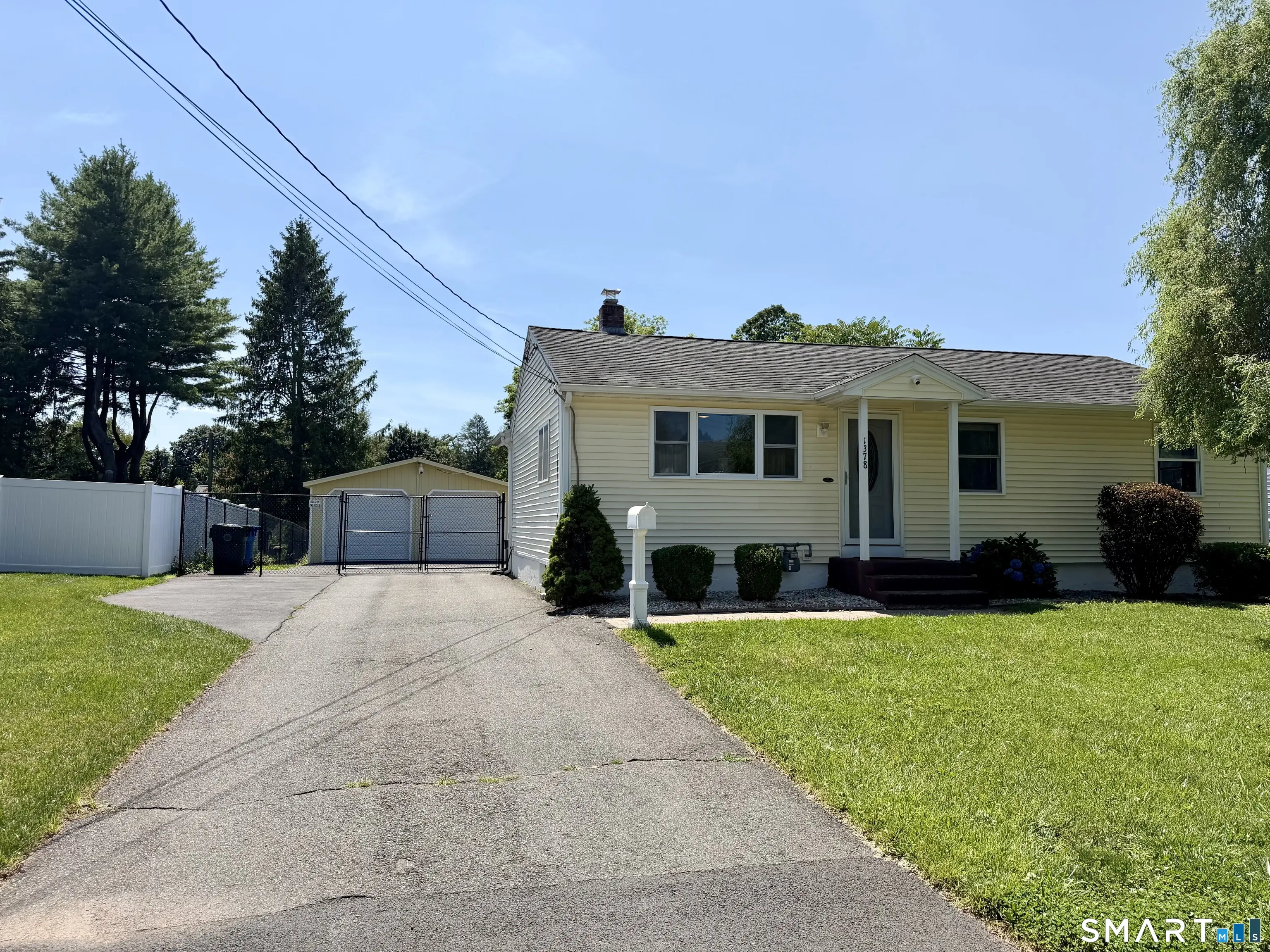 1378 Farmington Avenue, Berlin