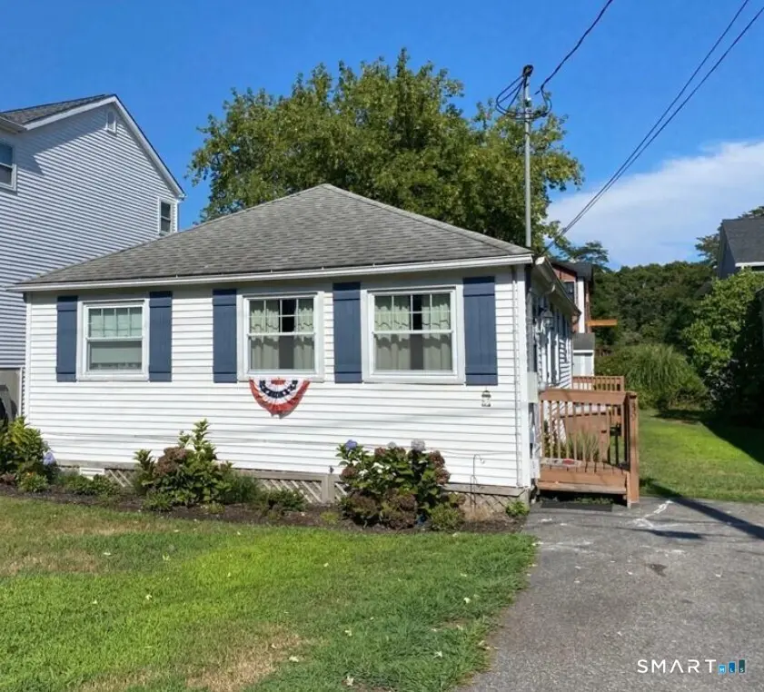 39 Brockett Road, East Lyme