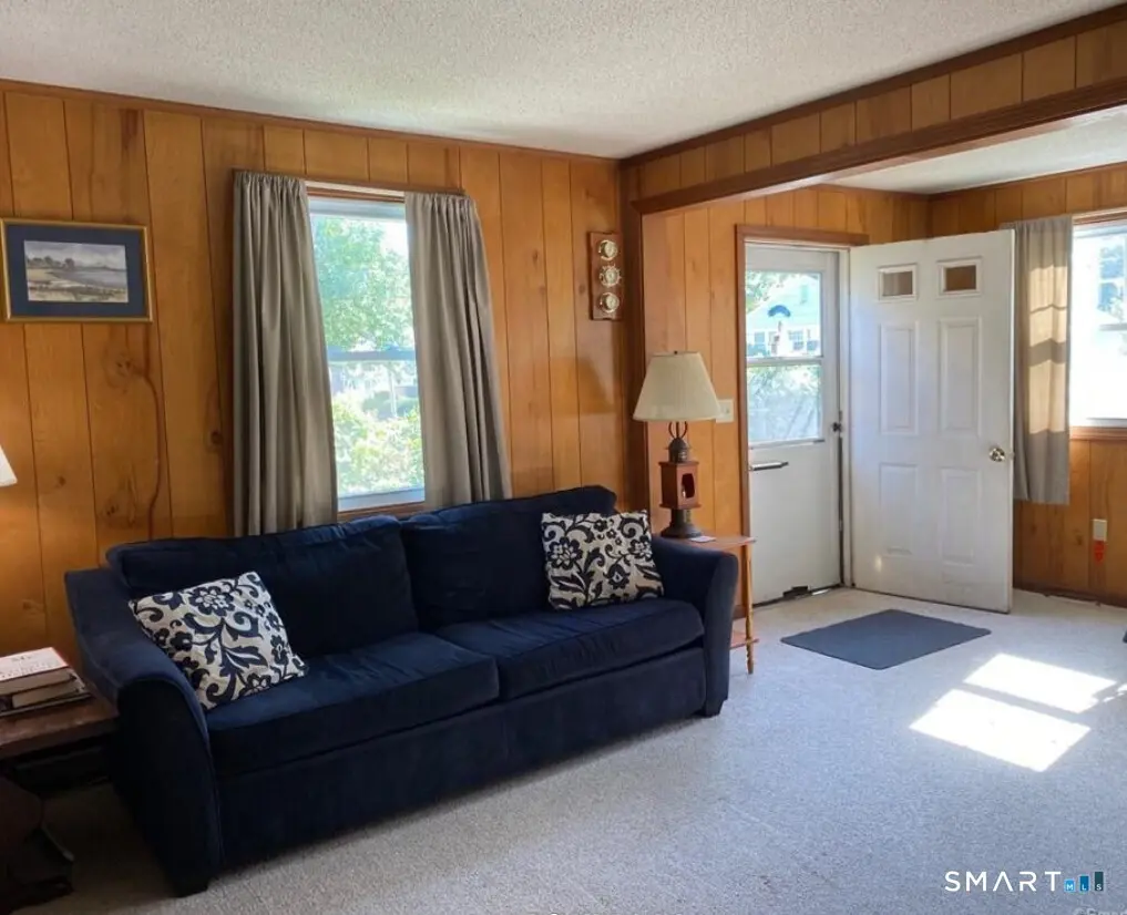 39 Brockett Road, East Lyme