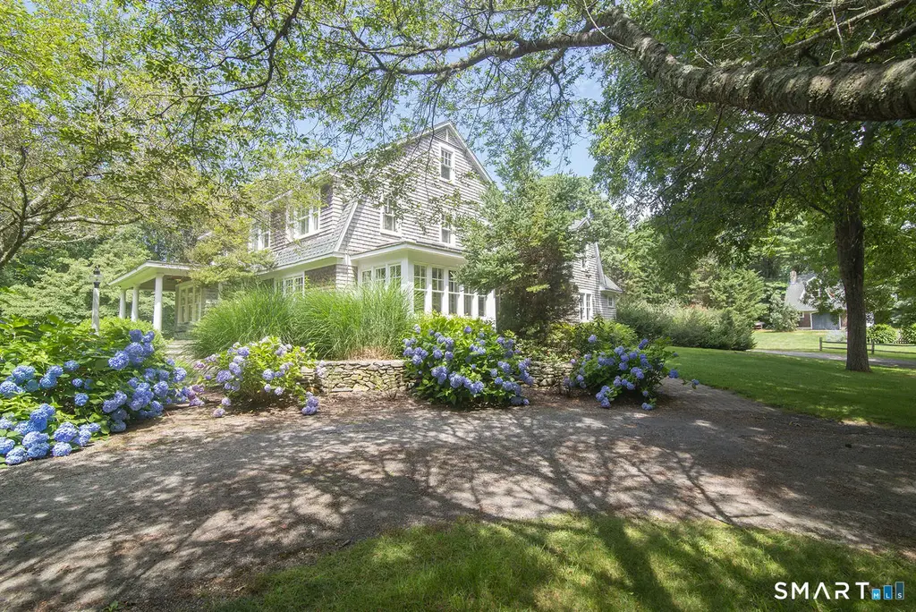 12 Castle Hill Road, Stonington