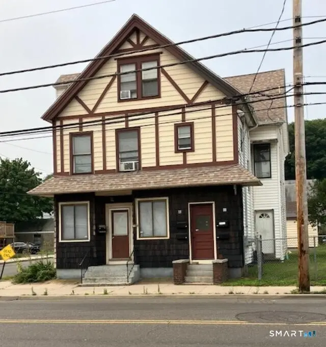 742-744 Campbell Avenue, West Haven