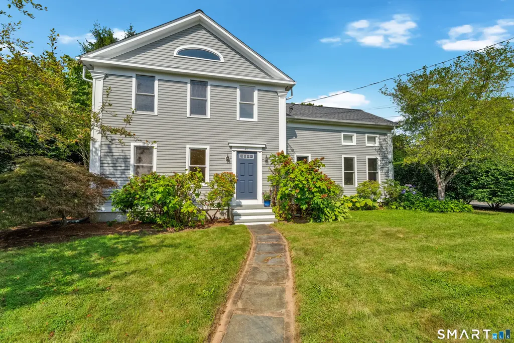 41 Ocean View Avenue, Groton