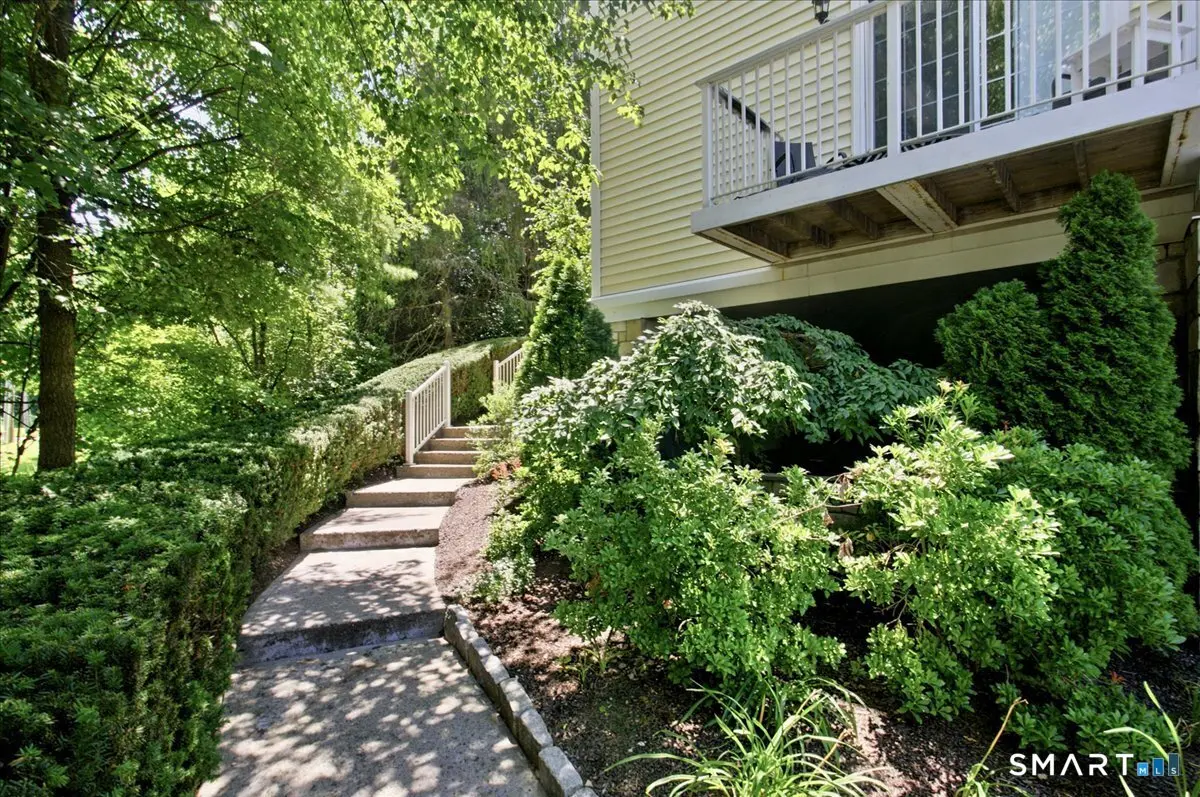 629 Danbury Road 41, Ridgefield