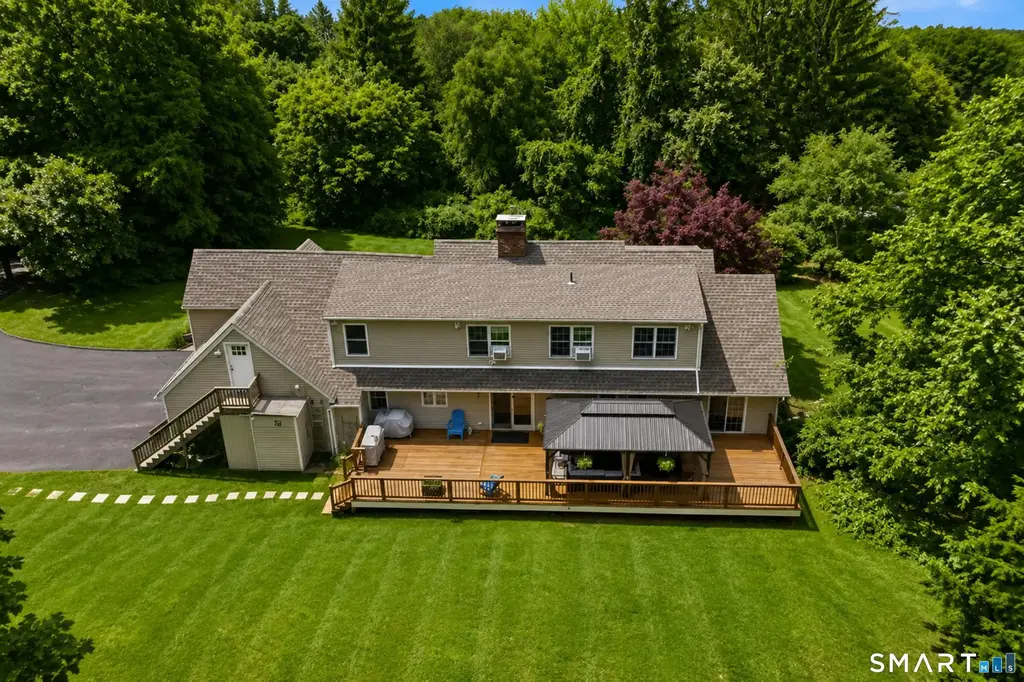 119a Obtuse Hill Road, Brookfield