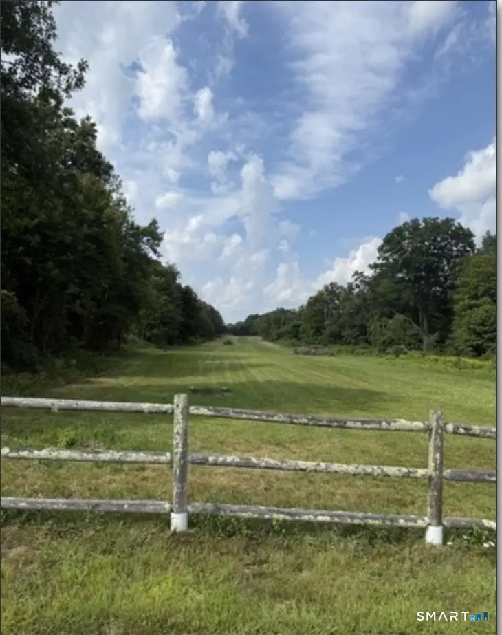 1450 North Road, Killingly