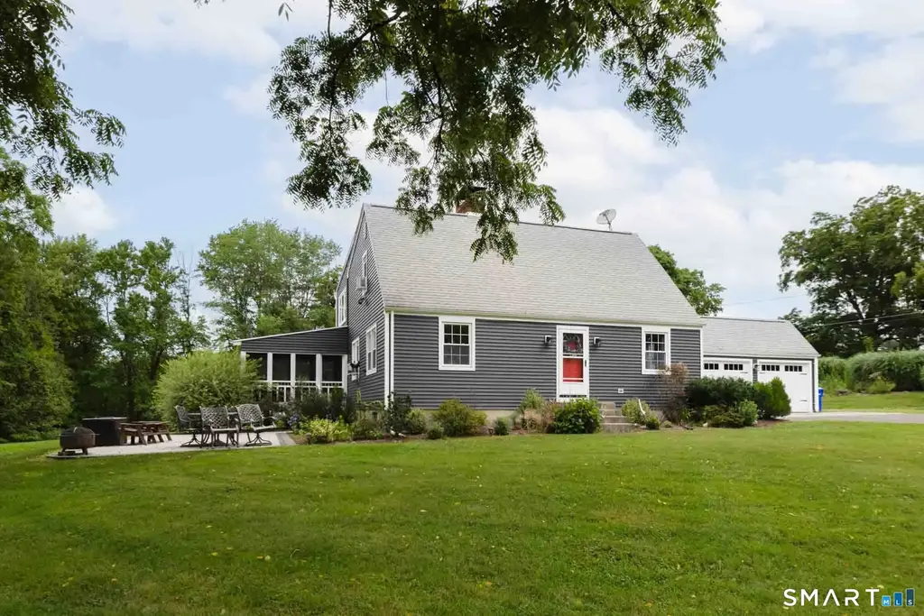 559 East Street, Hebron