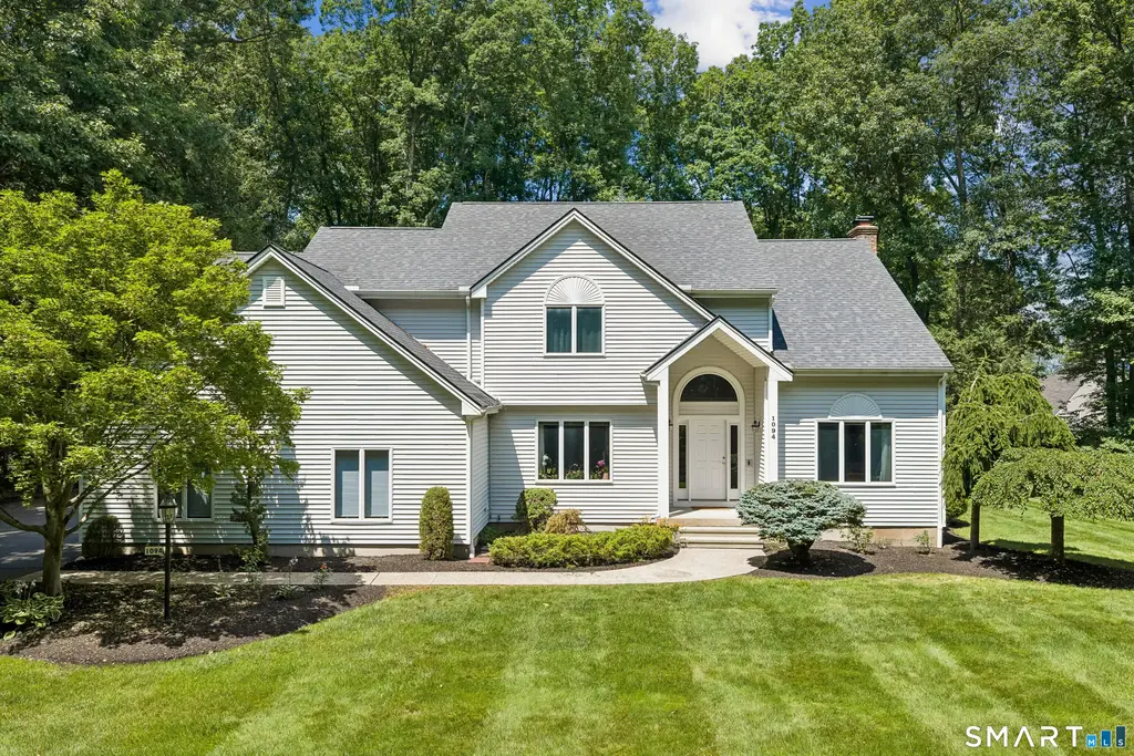 1094 Pleasant Street, Southington