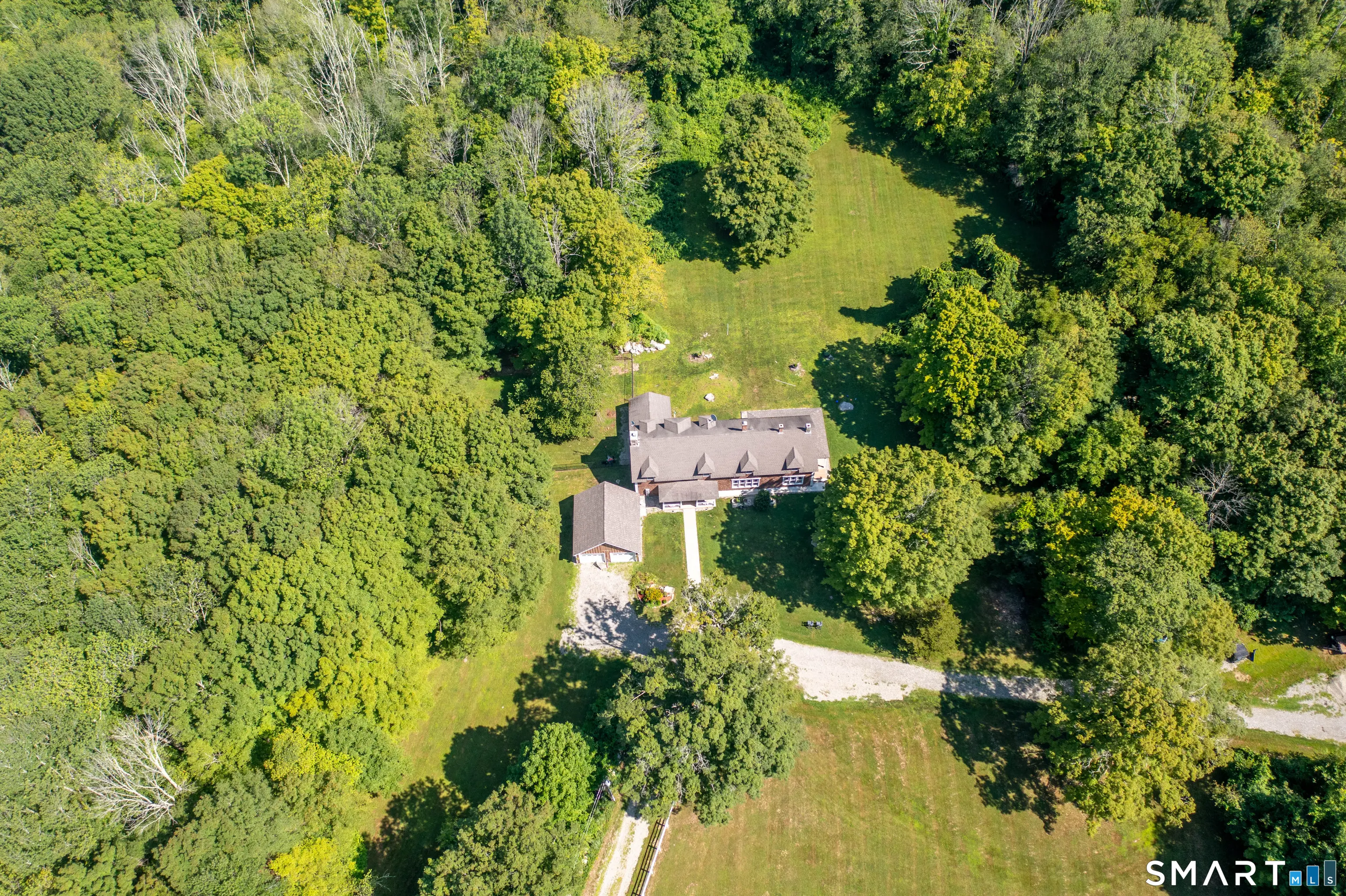 233 Fire Tower Road, Pomfret
