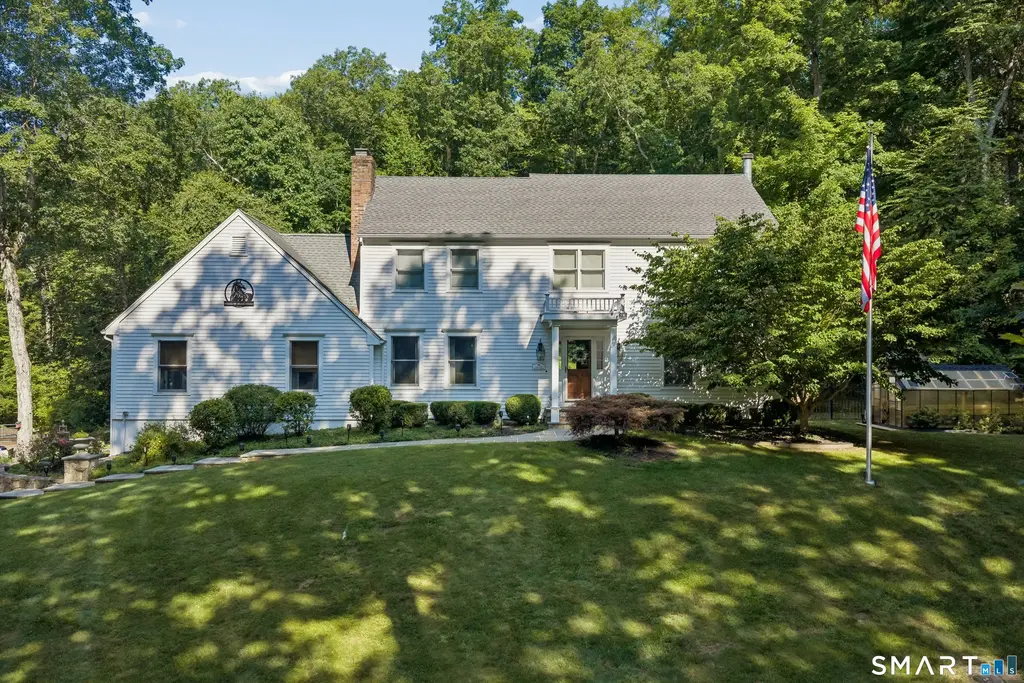 9 Fox Hollow Lane, Newtown