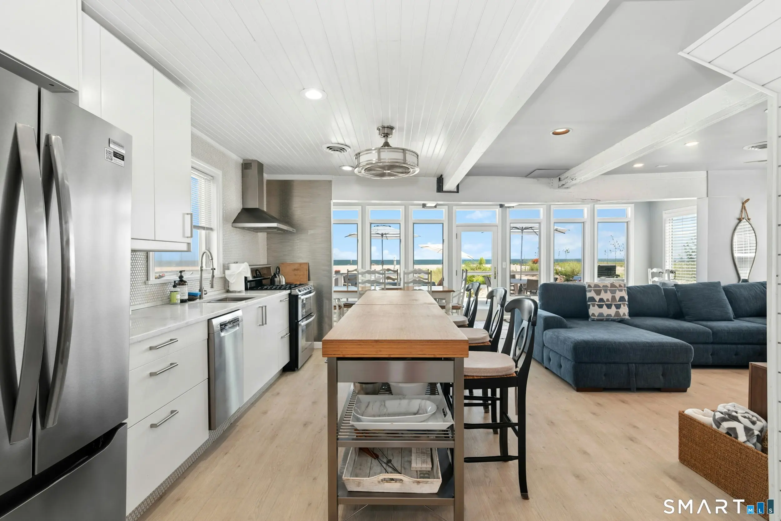 27 Milford Point Road, Milford