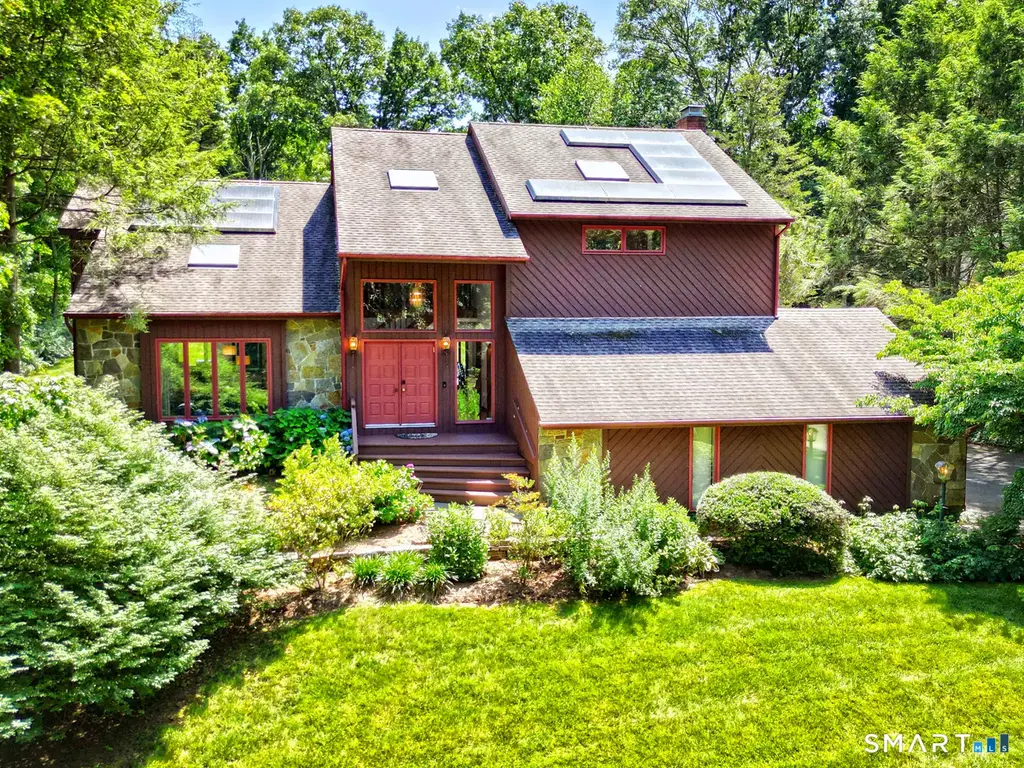 67 Christopher Lane, Guilford