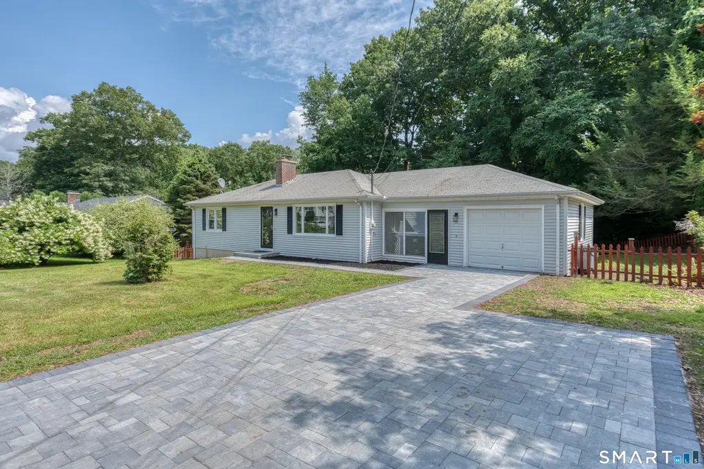 53 Knollwood Drive, Wolcott
